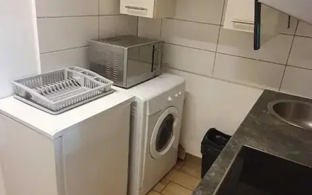 Comfortable 1BR Apartment Near Center