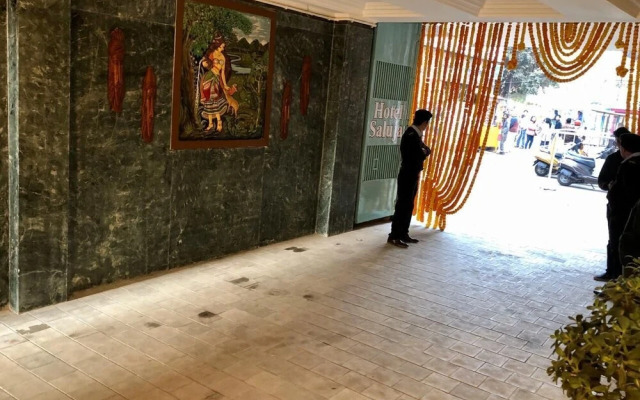 Hotel Saluja