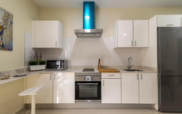 Lightbooking Livian Suites Las Palmas