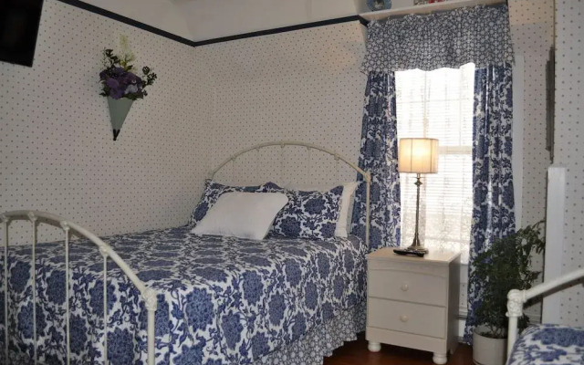 Victorian Inn & Carriage House