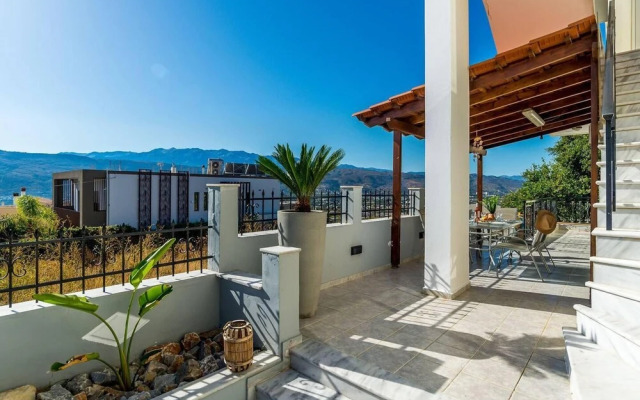 Superior Apartment - Overlooking Chania-with Pool