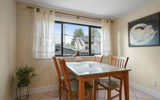 Comfy Kitsilano House