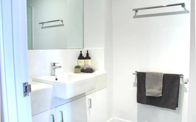 Harbour View Apartment 2BR Magical Water Views