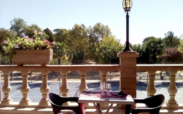 Logis Hôtel Restaurant Le Pardaillan