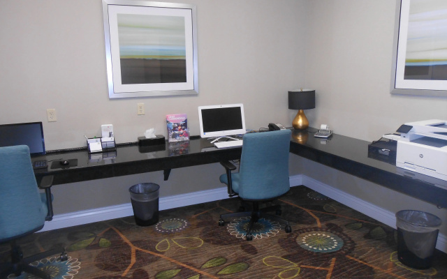 Holiday Inn Express & Suites Carbondale - University Area by IHG