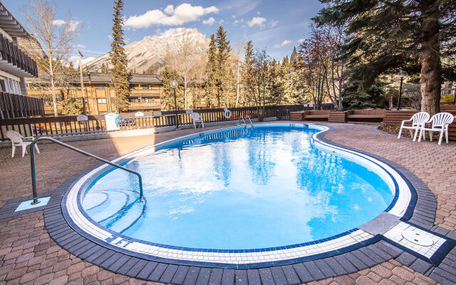 Moxy Banff