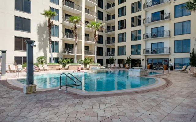 Across From The Beach! Near Pier Park & Dining! Sleeps 6! 2 BR / 2 BA!