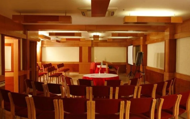Club 7 Hotel