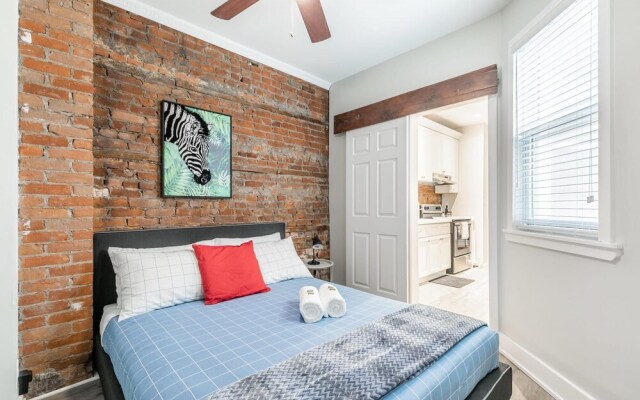 Upscale 2BR Apt - Prime Location w Netflix