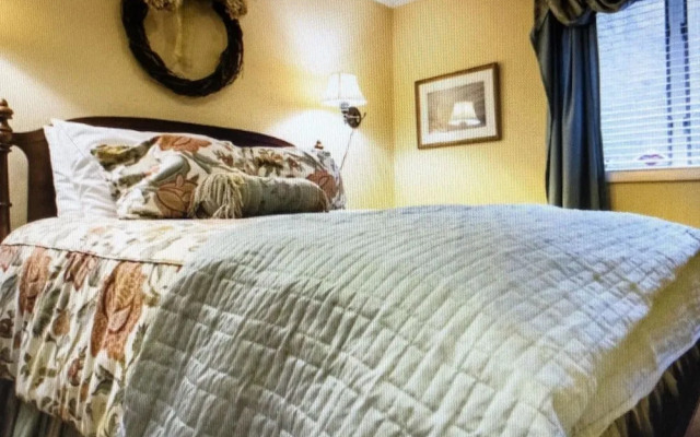 Laurel Grove Inn on the South