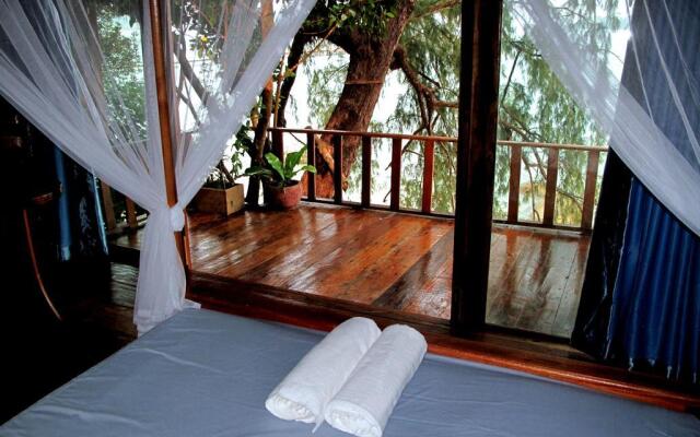 Tree House Bungalows Resort