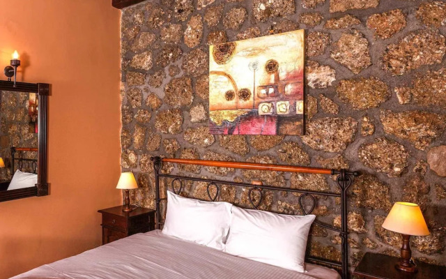 Pera Alonia Guest House