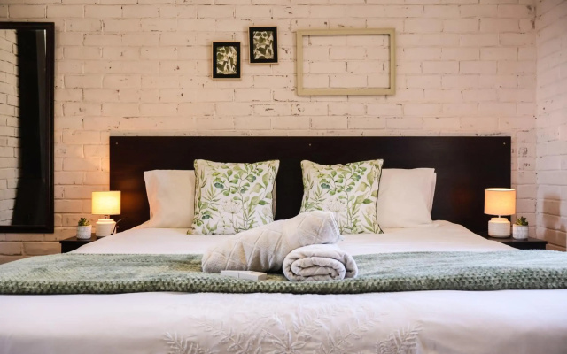 Eddies Self Catering or B&B