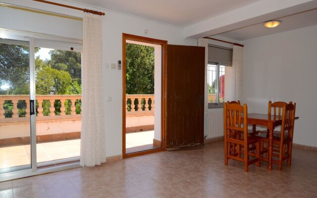 Apartamentos Hostal La Gola