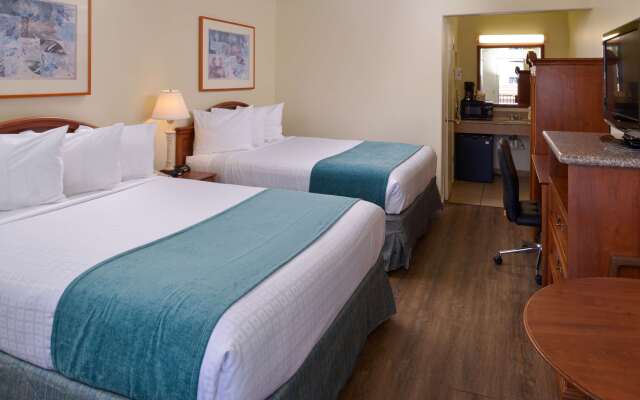 Edgewater Inn And Suites
