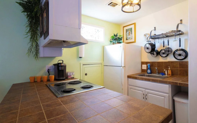 Mariposa Monarch Walk to River