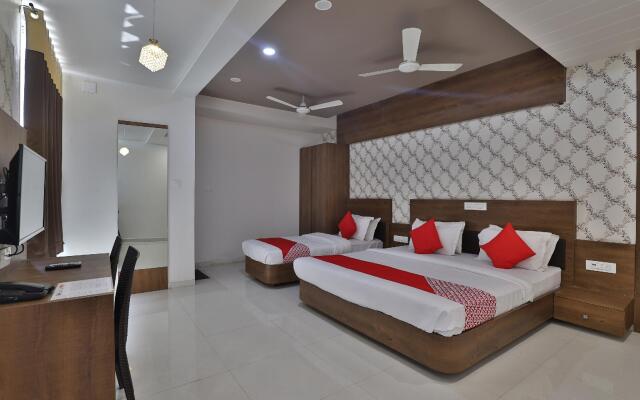 OYO 40092 Hotel Morry'z