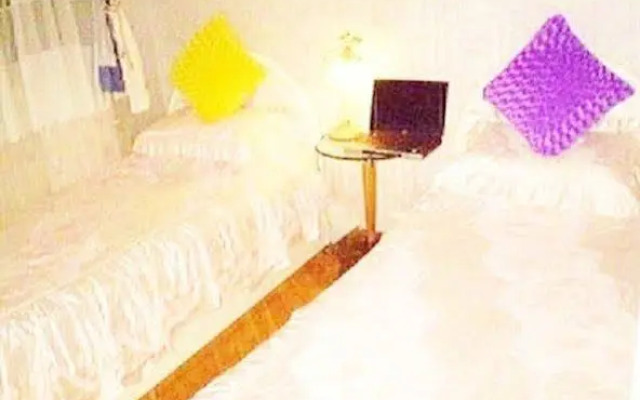 Lucky Hotel - Carlton Group of Hostels