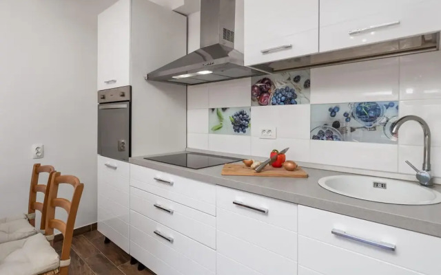 Amazing Apartment in Cres With 1 Bedrooms and Wifi