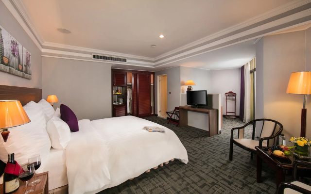Lake Side Hotel – Guest Rooms – Hanoi
