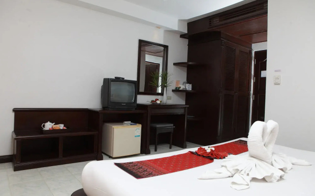 Samui First House Hotel