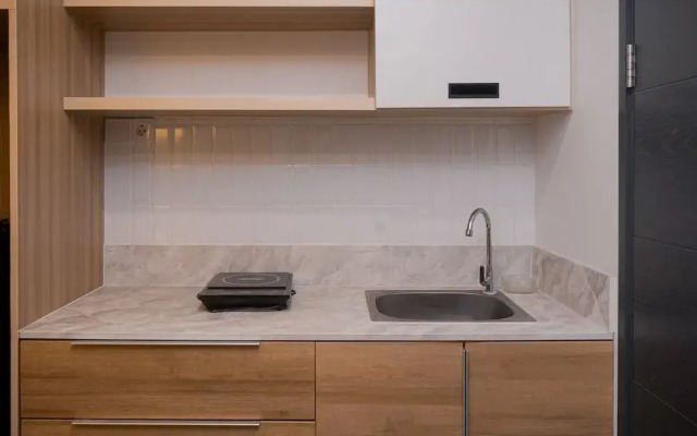 Modern And Comfy Studio At Collins Boulevard Apartment