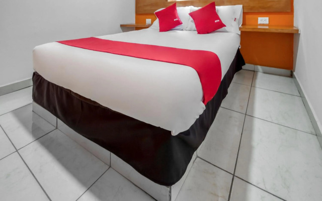 OYO Hotel Familiar Tollan
