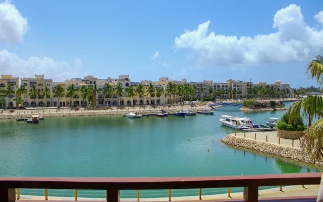 Elegant Marina View Escape