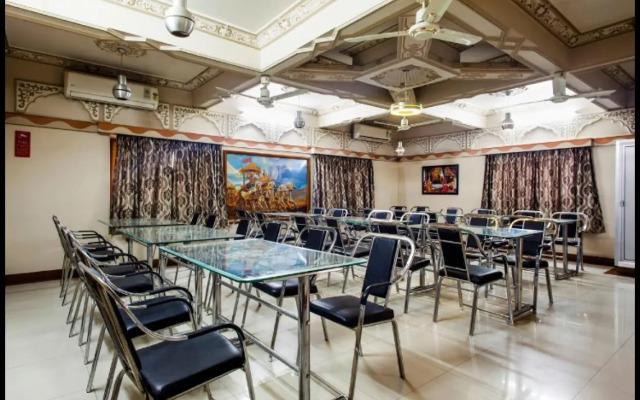 Hotel Bharat Niwas