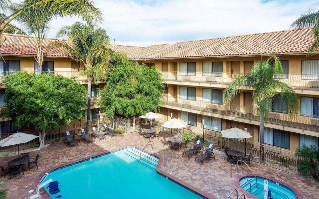 Holiday Inn Express Simi Valley by IHG