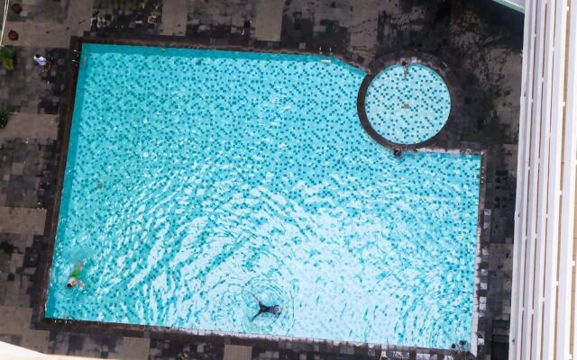 Spacious Pool View Menteng Square Apartment