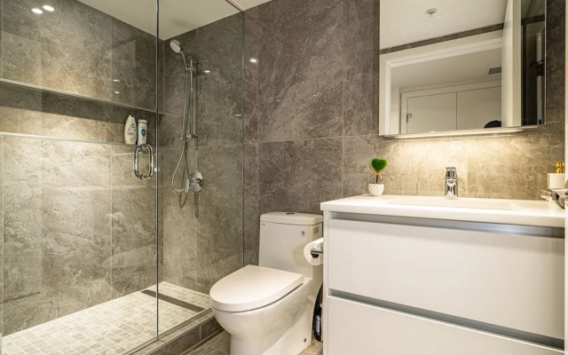 Charming Oasis Close to Airport & Downtown