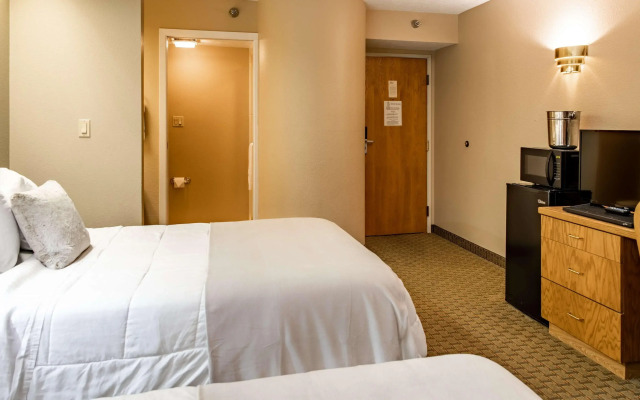 Magnuson Hotel Lincoln Airport