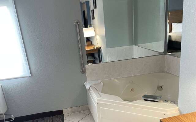 AmericInn by Wyndham Ankeny/Des Moines