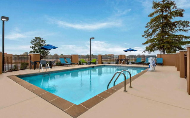 Hampton Inn & Suites Jackson