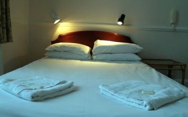 Lynton Hotel