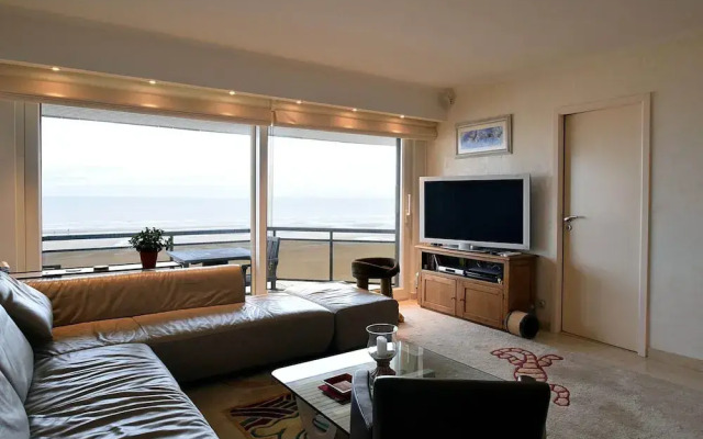 Refined Seaview Apartment