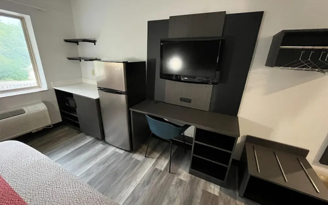 Studio 6 Suites Urbana, IL