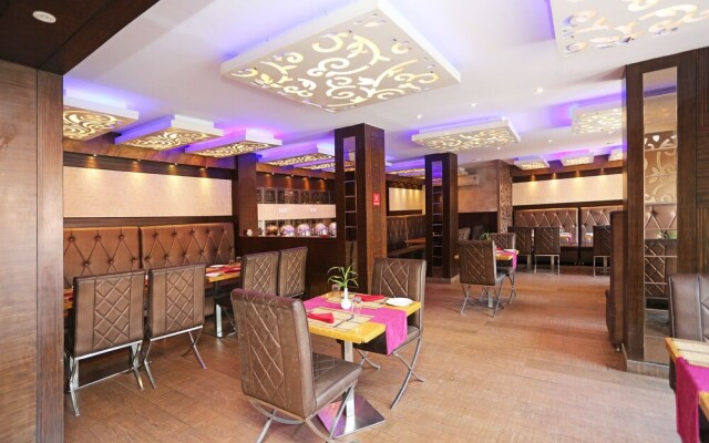 OYO Flagship 172 Forum Mall