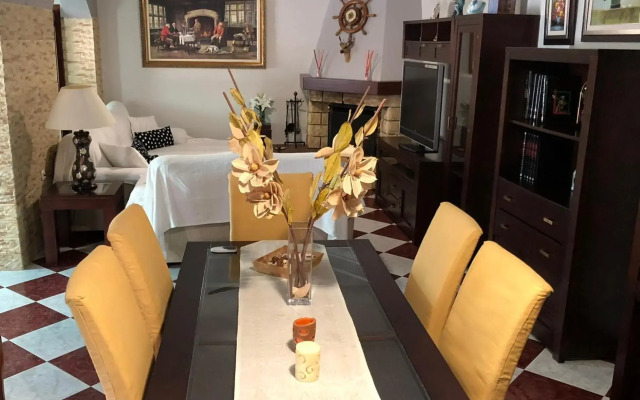 Casa grande con piscina