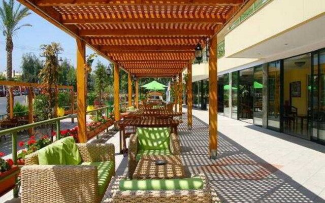 Eri Beach Hotel