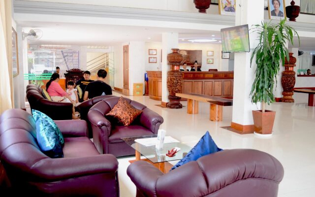Reaksmey Battambang Hotel