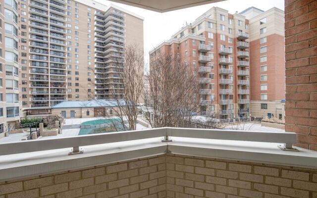 Spacious 2BR Condo at Ballston