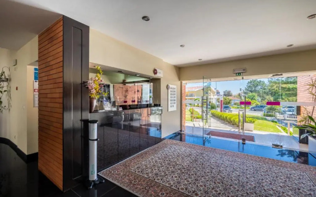Hotel Colmeia Monte Real