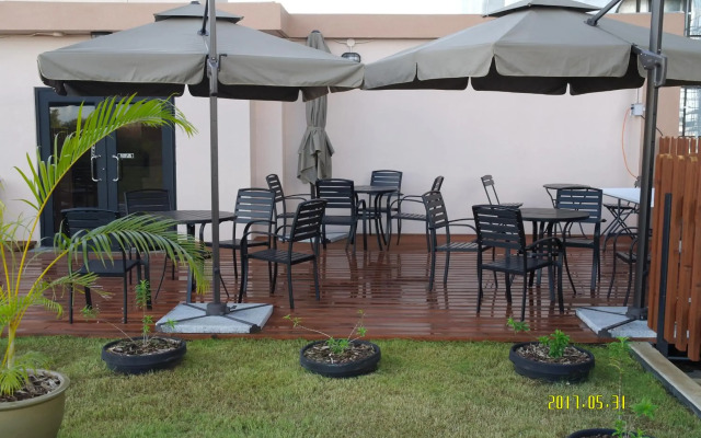 Serenti Hotel