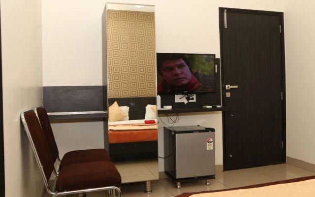 Hotel City Home by OYO Rooms