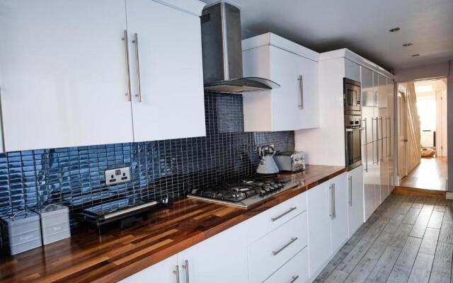 Impeccable 6-bed House in Ramsgate, Harbour Views