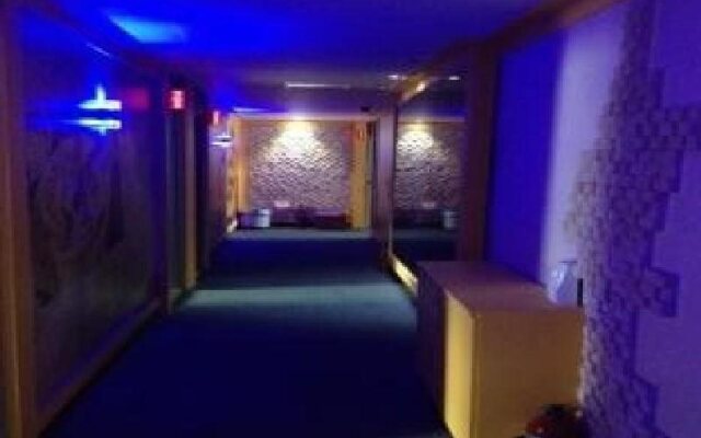 Crystal Motel