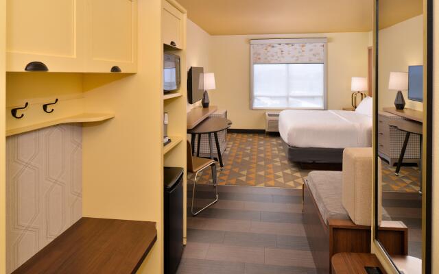 Holiday Inn Kansas City Airport by IHG