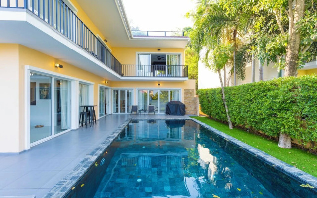 Oceanview 4BR Villa Jacuzzi Escape V180